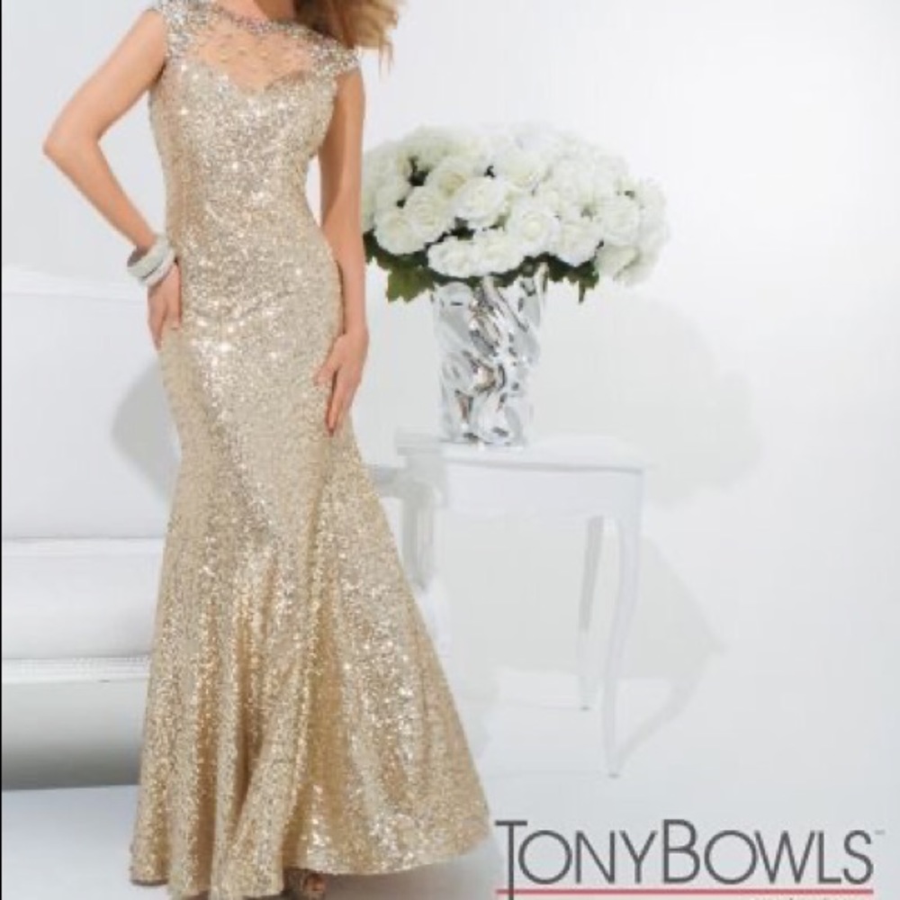 NWT Tony Bowls Gold Sequin Dress Style Number 114539